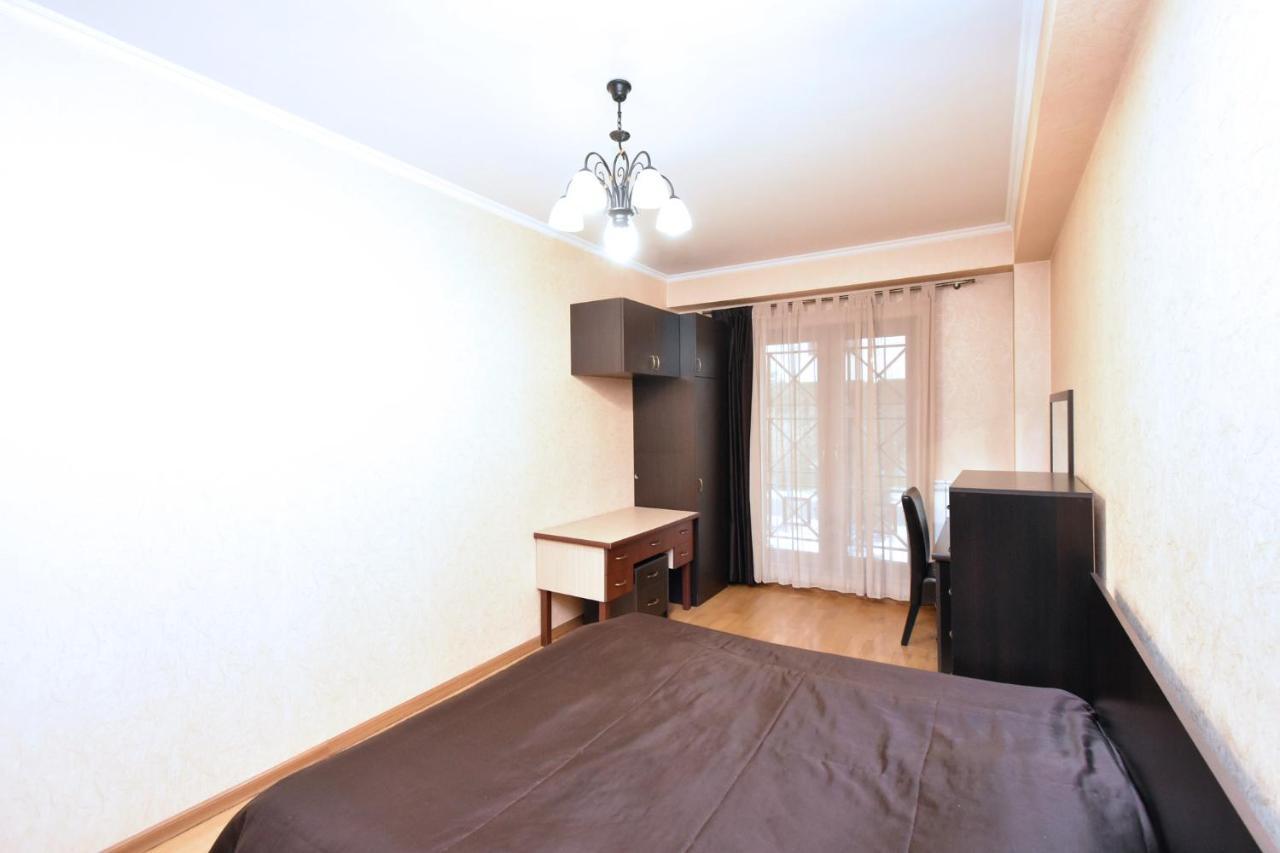 Dos Guest House เยเรวาน ภายนอก รูปภาพ