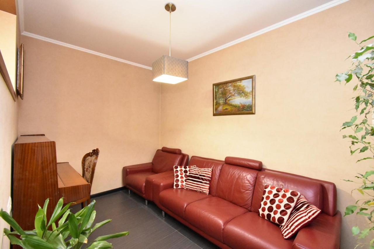 Dos Guest House เยเรวาน ภายนอก รูปภาพ