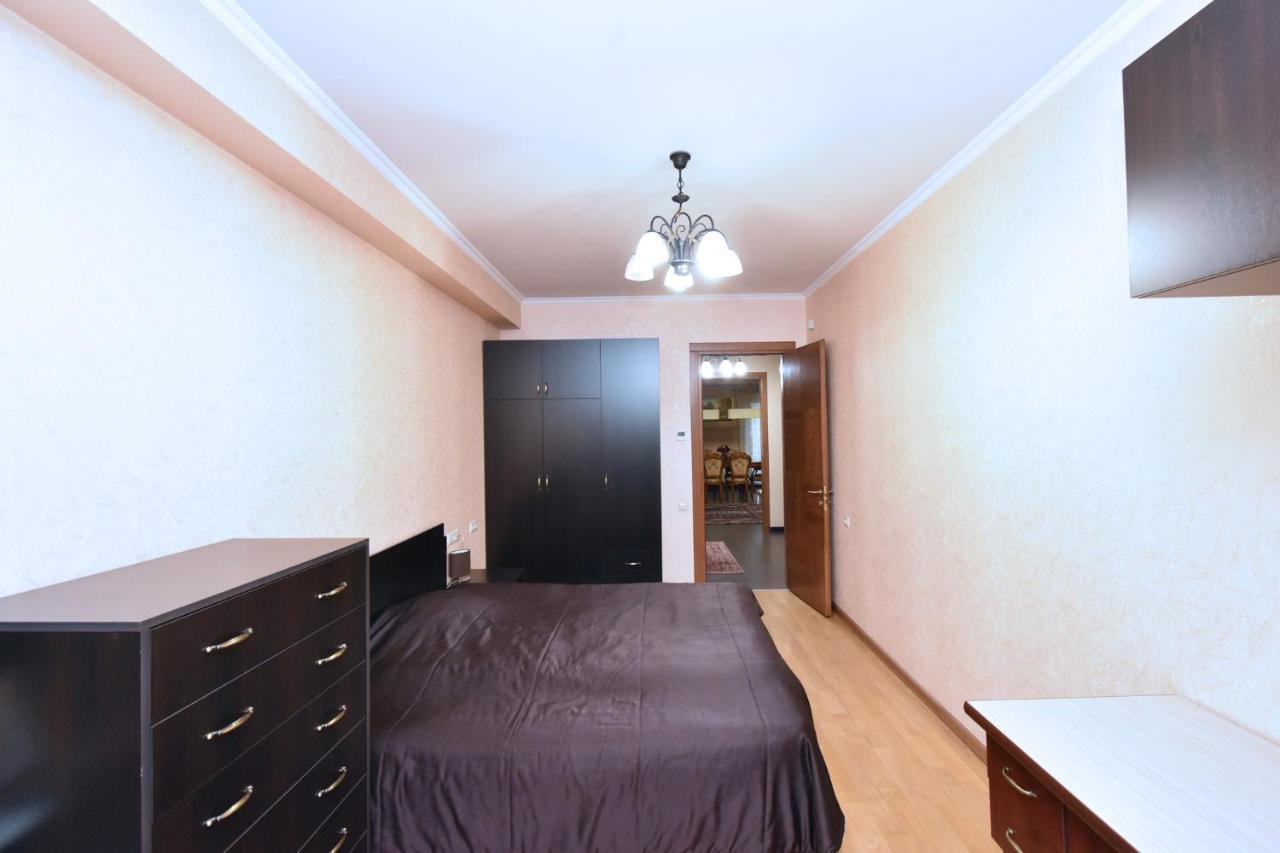 Dos Guest House เยเรวาน ภายนอก รูปภาพ