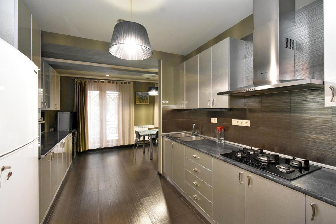 Dos Guest House เยเรวาน ภายนอก รูปภาพ