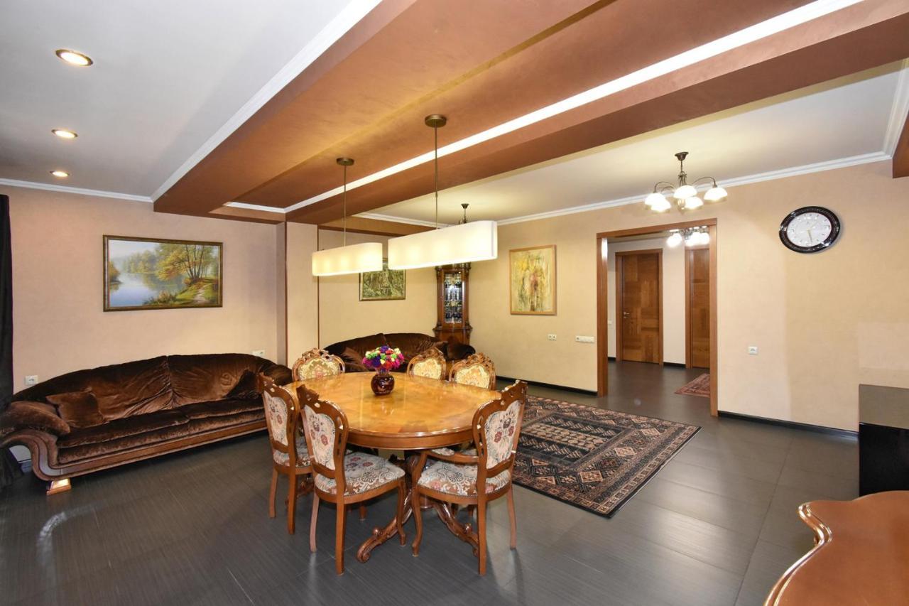Dos Guest House เยเรวาน ภายนอก รูปภาพ