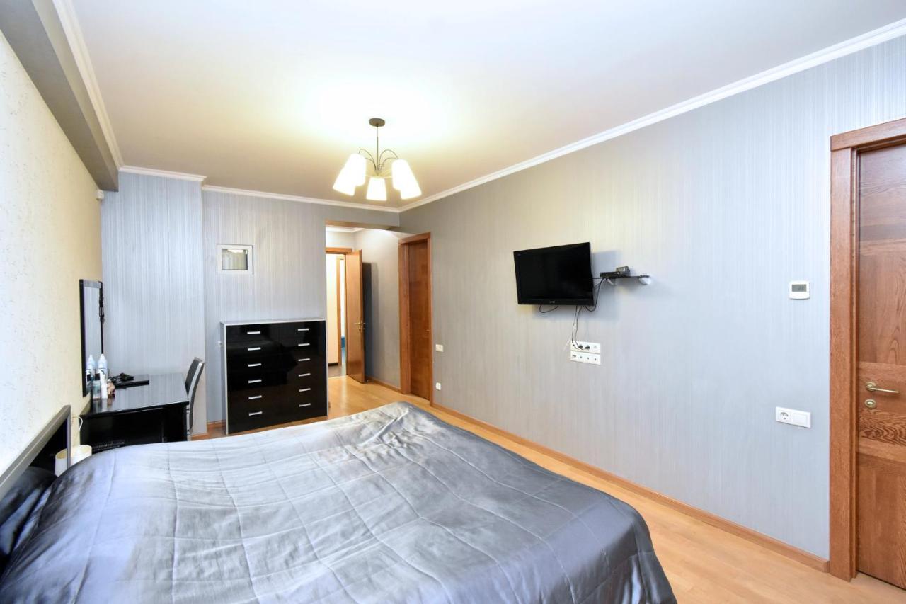 Dos Guest House เยเรวาน ภายนอก รูปภาพ