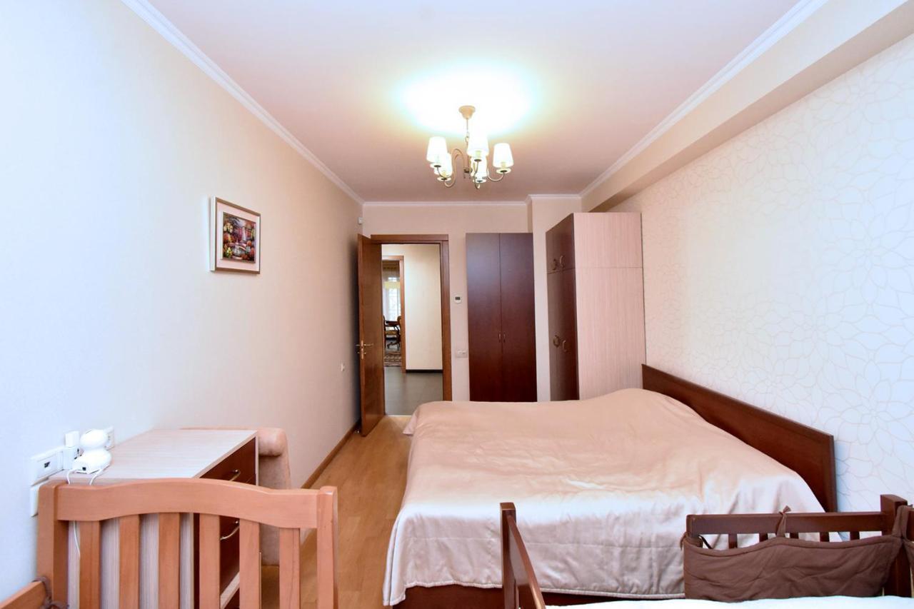 Dos Guest House เยเรวาน ภายนอก รูปภาพ