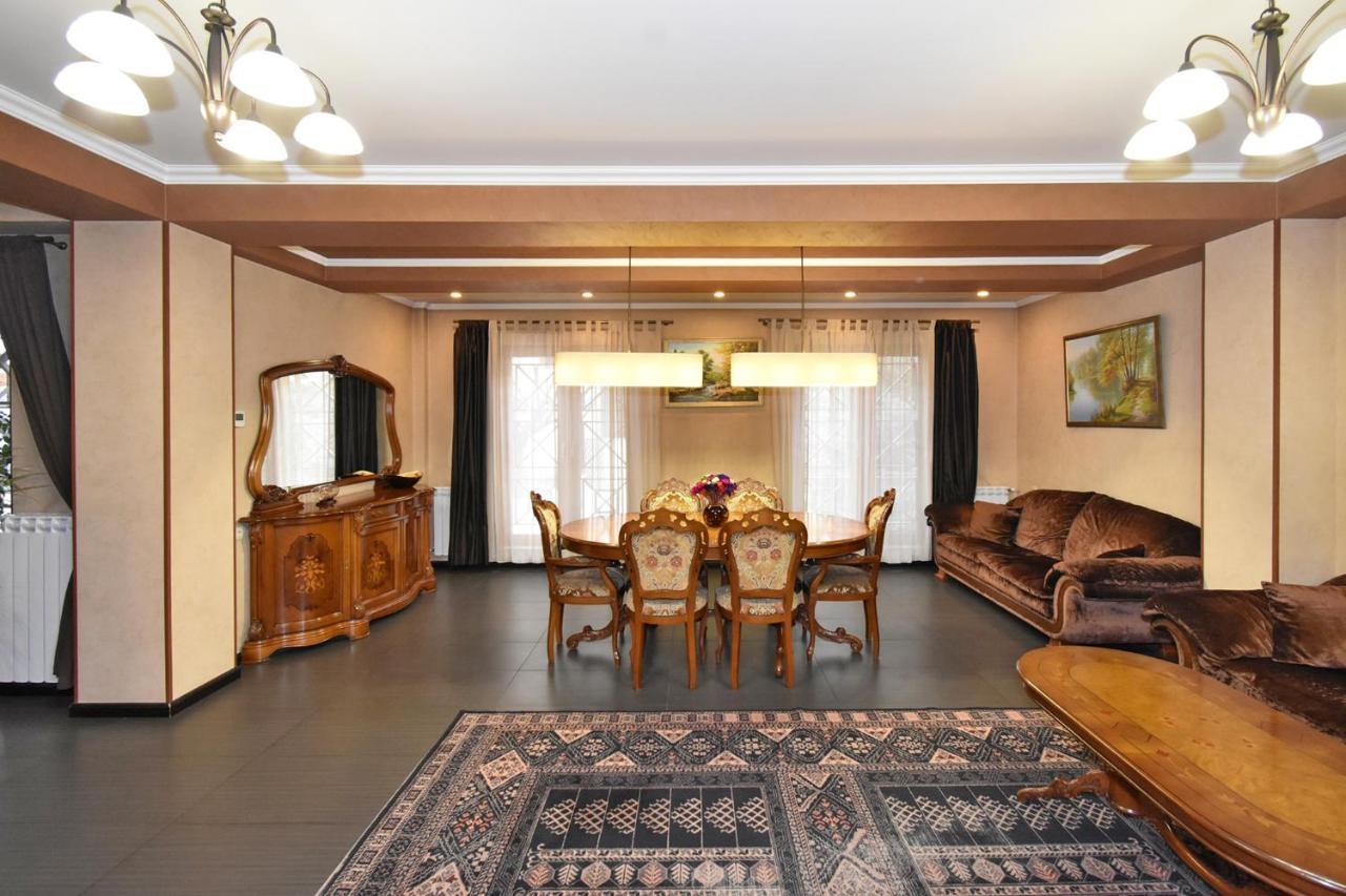 Dos Guest House เยเรวาน ภายนอก รูปภาพ